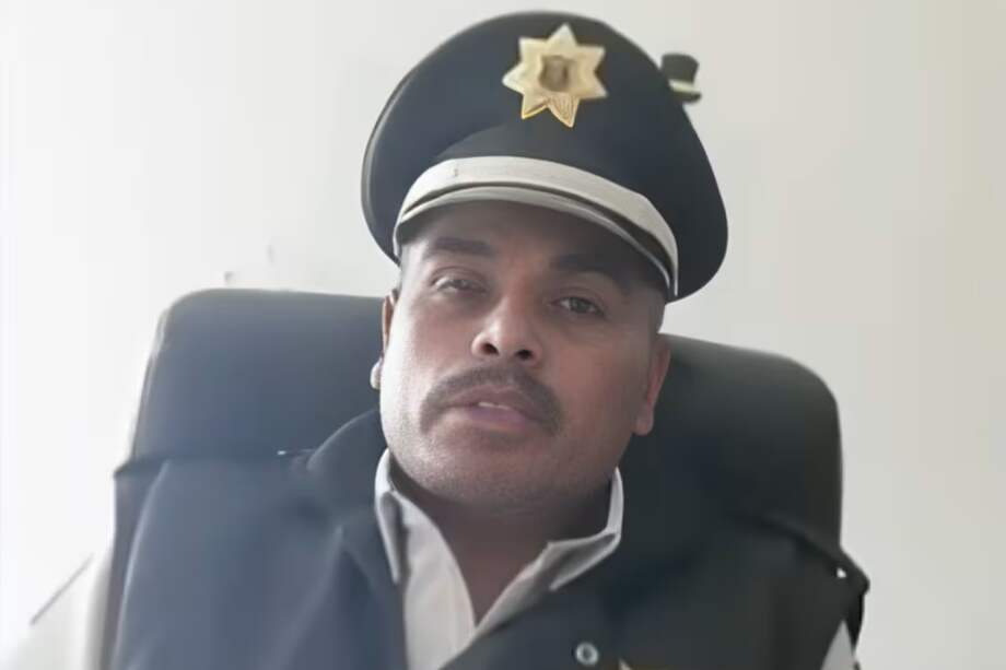 El uniformado se suicidó cuando iba a ser arrestado por posibles nexos con a probables nexos con la delincuencia organizada y otros delitos.