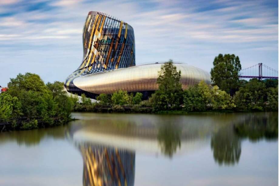 El ingreso a la Ciudad del Vino, en Francia, cuesta 25 euros que incluyen degustaciones. / Foto: Oficina de Turismo de Burdeos.