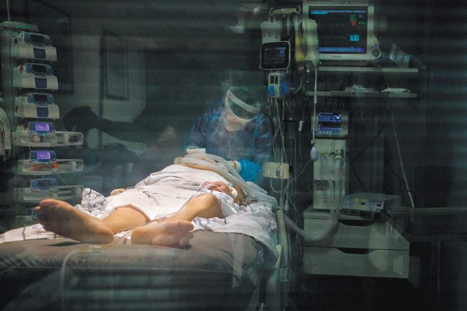 En 2020 las unidades de cuidados intensivos fueron foco de atención. Imagen del Hospital Universitario Nuestra Señora de La Candelaria, en Santa Cruz de Tenerife, España.