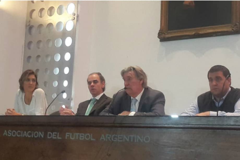 Anuncia la vuelta del fútbol argentino todo el Comité: Armando Pérez, Javier Medín, Carolina Cristinziano y Pablo Toviggino. / @afa