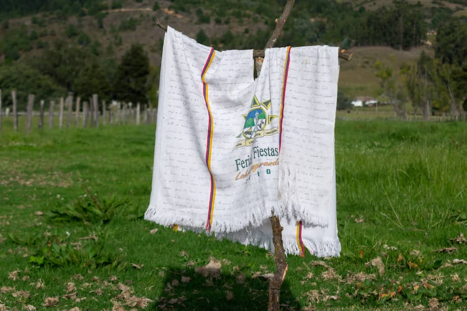 Palo de cruz y devoción rural: una muestra sobre el viacrucis en Boyacá