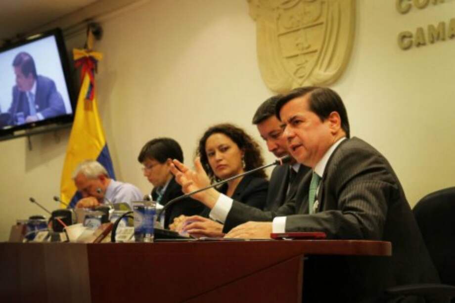 ¿Deslealtad del uribismo en el trámite de la reforma para la paz?