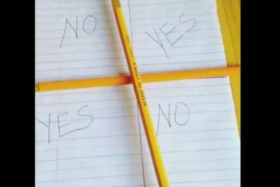 "Charlie, Charlie", el reto paranormal que se toma las redes sociales