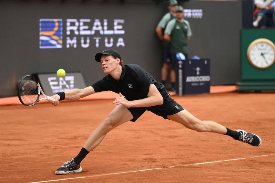 El italiano Jannik Sinner en los cuartos de final contra el ruso Andrey Rublev en el Abierto Italiano de tenis en Roma 2026.