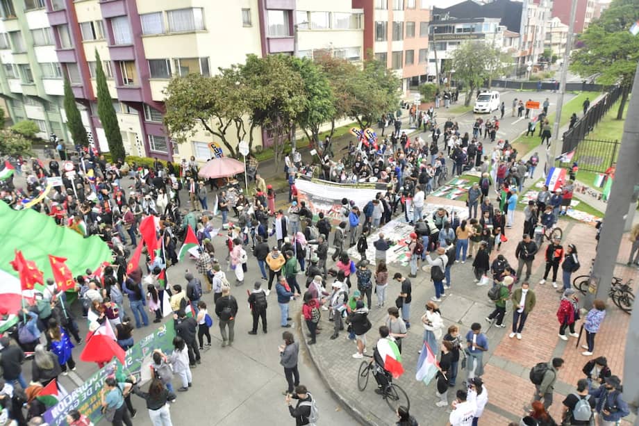 Este 7 de octubre, junto a la Embajada de Estado Unidos en Bogotá, se registraron manifestaciones impulsadas por el Gobierno del presidente Gustavo Petro a favor de Palestina.