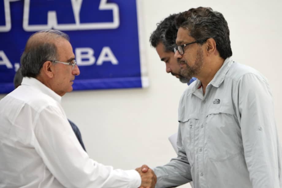 Por primera vez en estos años, las Farc han resaltado la importancia de que los ciudadanos tengan la última palabra. El Gobierno, a su vez, sigue prometiendo que no habrá aterrizaje del acuerdo sin la voluntad popular. / Efe - Ernesto Mastrascusa