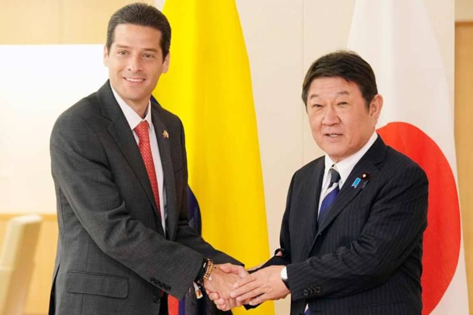 Mauricio Gómez Amín, ministro de Comercio, Industria y Turismo, y Toshimitsu Motegi, ministro de Asuntos Exteriores de Japón.