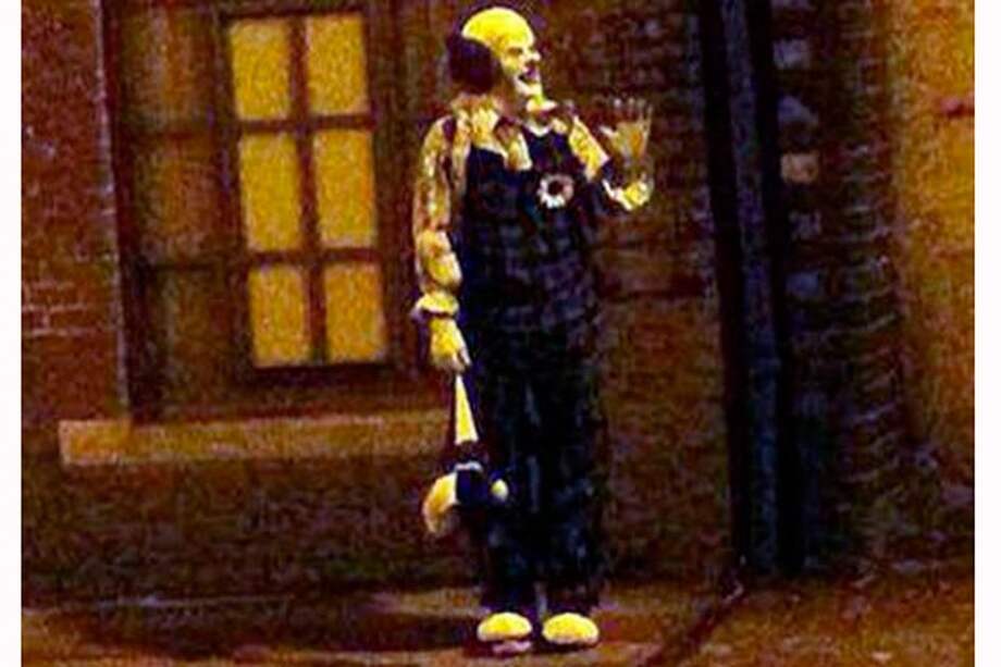 Misteriosos payasos armados siembran pánico en Francia