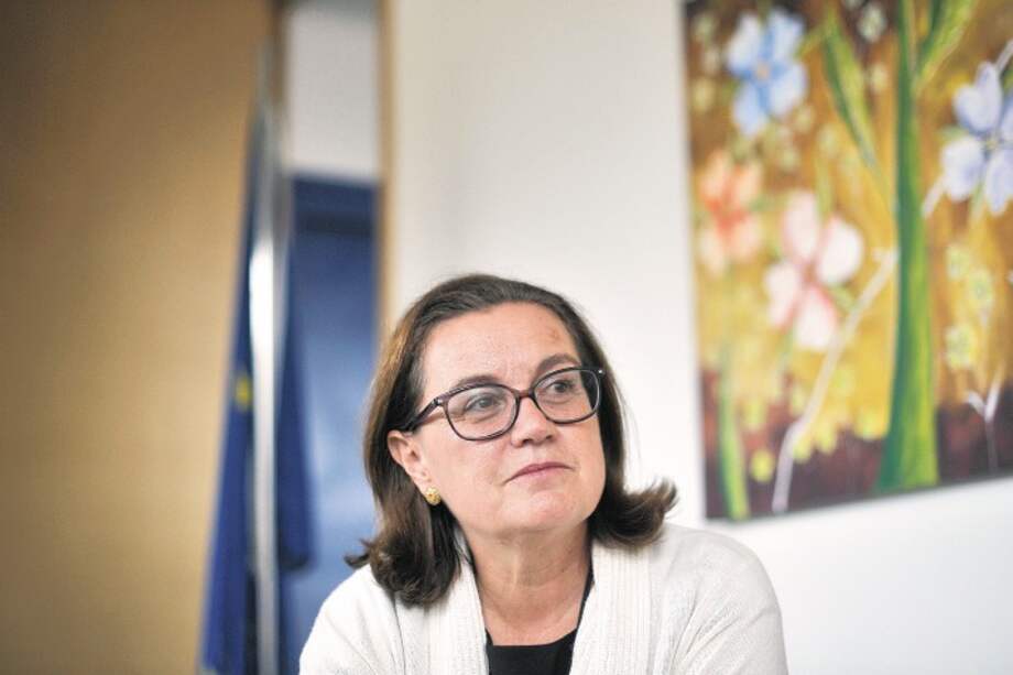 Ana Paula Zacarías es antropóloga cultural y lleva 30 años en la carrera diplomática. Regresa a su país a ser viceministra de asuntos europeos. / Óscar Pérez