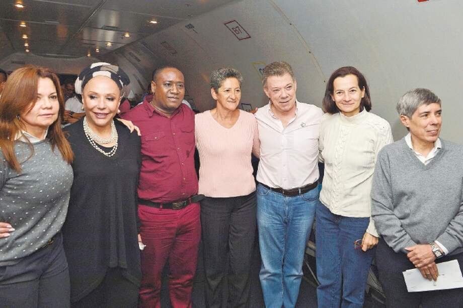 Fabiola Perdomo, Piedad Córdoba, Leyner Palacio, Pastora Mira, el presidente Santos, Clara Rojas y Alan Jara. / SIG