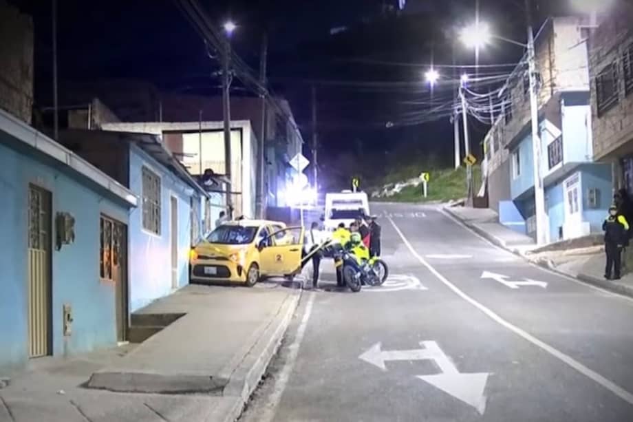 Testigos señalaron que el conductor había manifestado desconfianza por la actitud de los tres hombres antes del ataque. Este comportamiento habría sido clave para que intentara cancelar el servicio, lo que provocó la reacción violenta de los agresores.