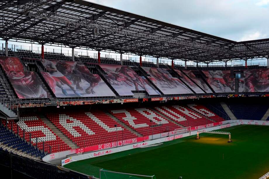 Gradas del Red Bull Arena en Salzburgo, Austria