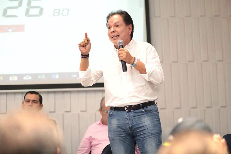 Anaya fue acusado por la Fundación Paz y Reconciliación de participar una cuestionada red de contratistas del Clan Tavera en Santander, cuyos contratos con la administración pública ascienden a $33.000 millones. / Tomada de Twitter @FredyAlcaldeBGA