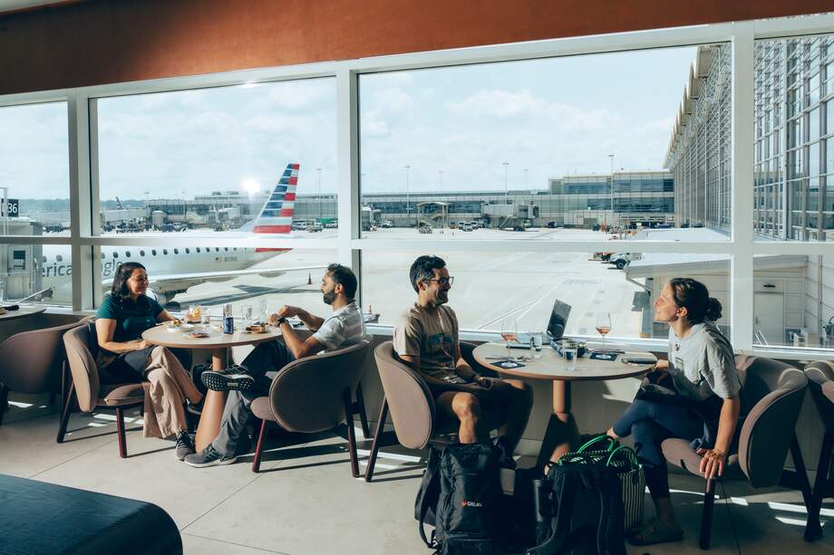 La creciente opulencia de la comida de las salas VIP —y la mediocridad del resto de la oferta de los aeropuertos— es un signo de la amplitud de la brecha de riqueza.