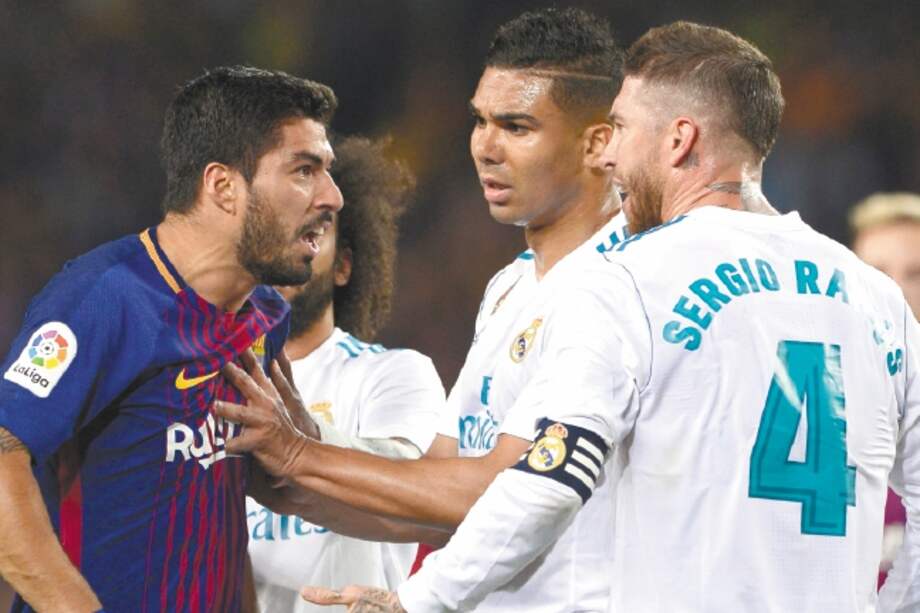 Muy intenso estuvo ayer el clásico entre Barcelona y Real Madrid. / AFP