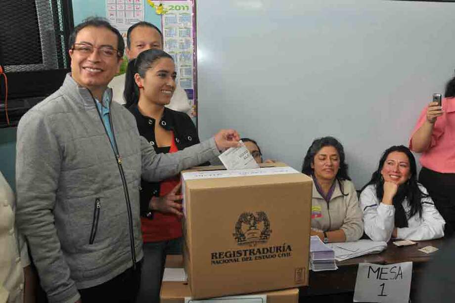 Gustavo Petro ha marcado cerca del 60% de popularidad en las últimas encuestas. / Archivo - El Espectador