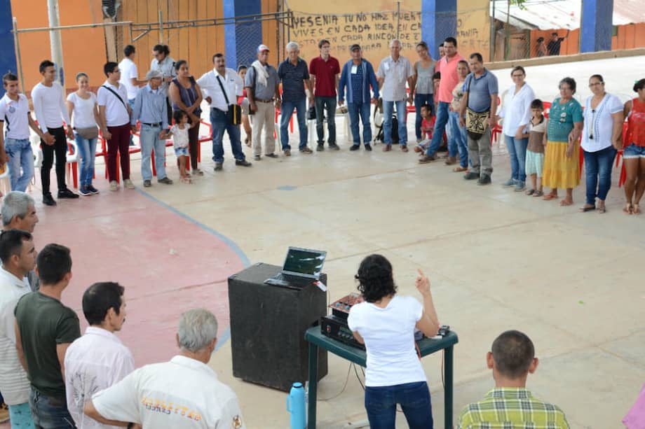 Asesinatos, secuestros y campos minados coparon la paciencia de los habitantes de Micoahumado. Le piden al Eln no afectar a la población civil./ Víctor de Currea.