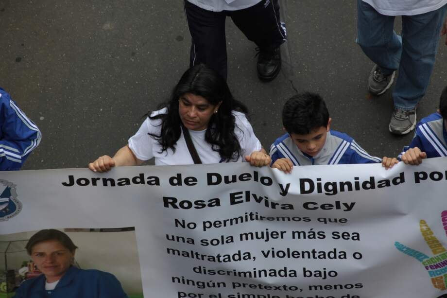 Imagen de la marcha que se hizo en Bogotá casi una semana después de la muerte de Rosa Elvira Cely. /Gustavo Torrijos.