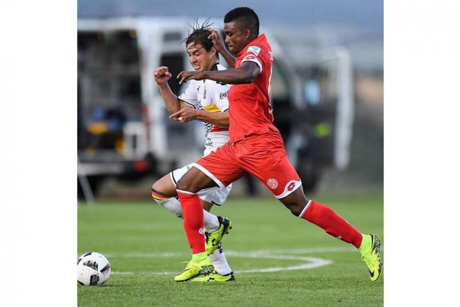 Jhon Córdoba anotó el gol del Mainz. Foto: Twitter Jhon Córdoba