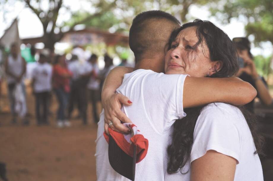 Raquel Montaño y Aldair en el momento del reencuentro. Hace 22 años no se veían /Mauricio Alvarado