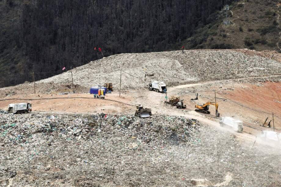 El relleno Doña Juana, a donde van a parar la abrumadora mayoría de los residuos que se producen en Bogotá. / Gustavo Torrijos - El Espectador
