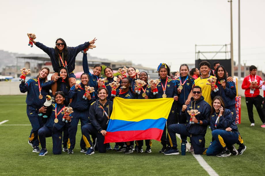 La selección de rugby que celebró el título bolivariano en Perú.