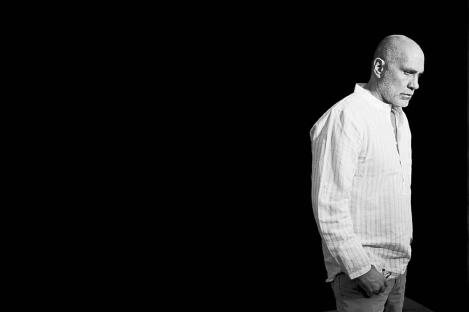 Guillermo Arriaga, escritor y director de cine, un hombre que va por la vida en busca de historias y de testimonios. / Cortesía