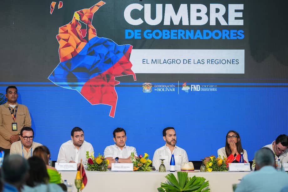 El presidente Abelardo de la Espriella durante la cumbre de gobernadores en Mompox (Bolívar). El jefe de Estado ratificó su apuesta de descentralización en su primer mes de mandato.