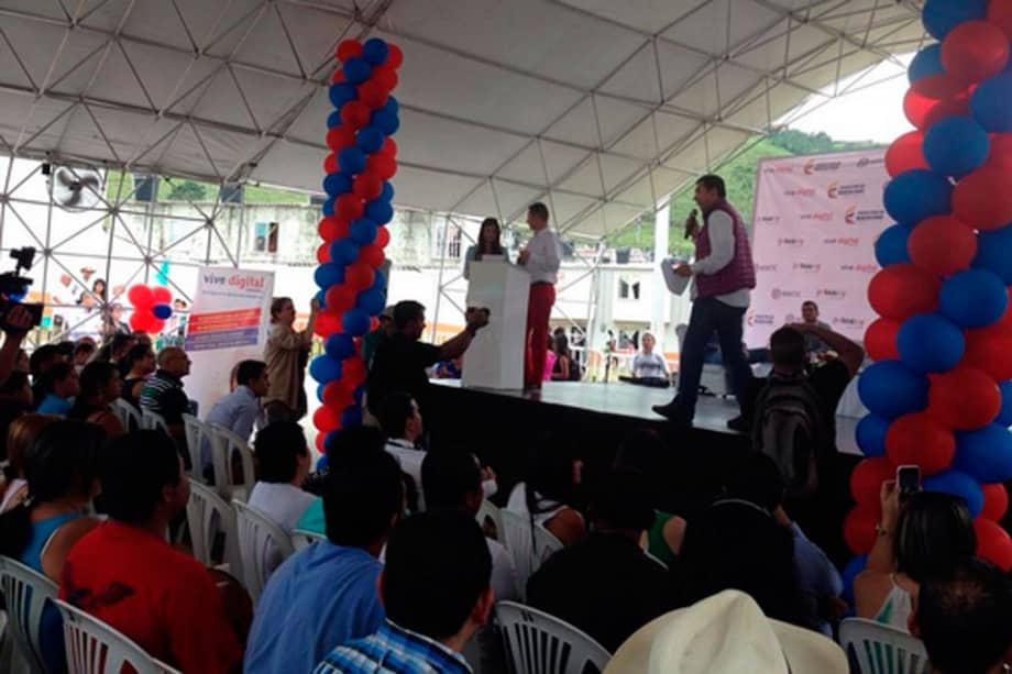 Beneficiarios de viviendas gratuitas del Gobierno pagarán $6.400 mensuales por Internet