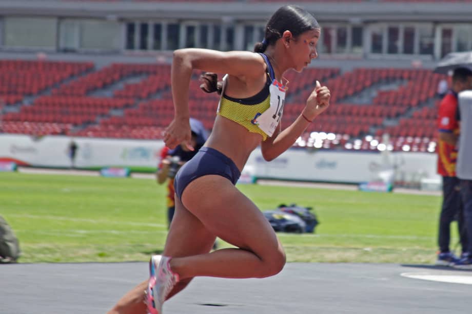 La delegación nacional logró la medalla de oro gracias al equipo del relevo 4x400 mixto.