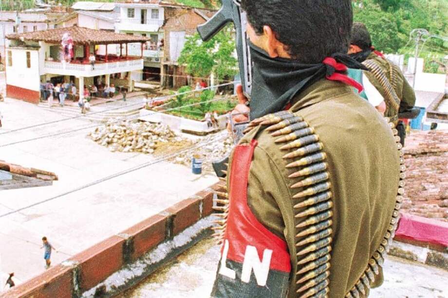 Según la guerrilla, la medida durará un mes, a partir del 1 hasta el 30 de abril. En su comunicado, criticó las medidas del Gobierno para enfrentar la emergencia sanitaria y le pidió reunirse con la delegación que hoy está en La Habana (Cuba).
/ Archivo