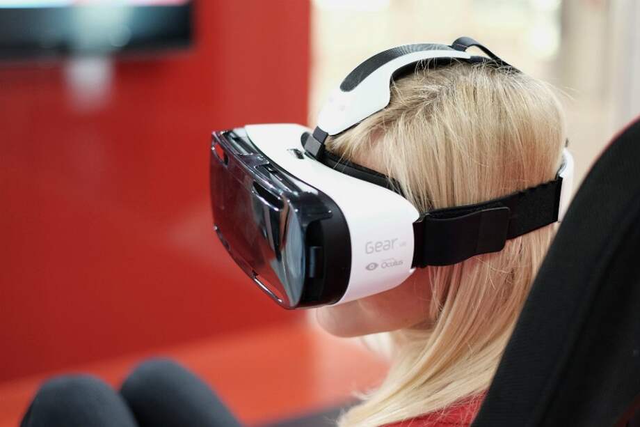 Disney desarrolla una chaqueta de realidad virtual. Al parecer, la prenda podrá reproducir los abrazos y los golpes vividos dentro del juego. / Flickr: K?rlis Dambr?ns