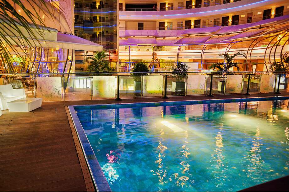 El Hotel Spiwak, ubicado a 20 minutos del aeropuerto de Cali, es uno de los pocos hoteles de Colombia construidos sobre un centro comercial. / Cortesía