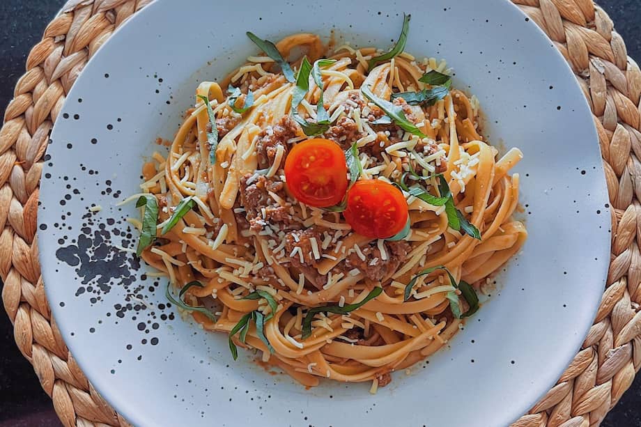 Esta boloñesa hará que tus comensales quieran repetir bocado. Deliciosa.