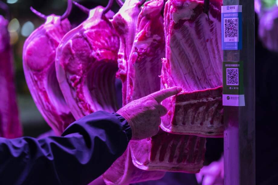 La elevada inflación que mina la popularidad del presidente estadounidensene, el gobierno ha decidido reforzar la competencia entre empresas en varios sectores.