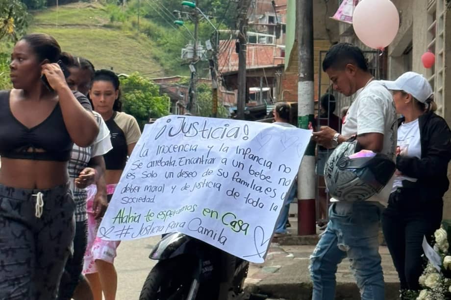 Este jueves, familiares y allegados de María Camila Potosí realizaron una marcha por el barrio Polvorines, donde vivía la joven.