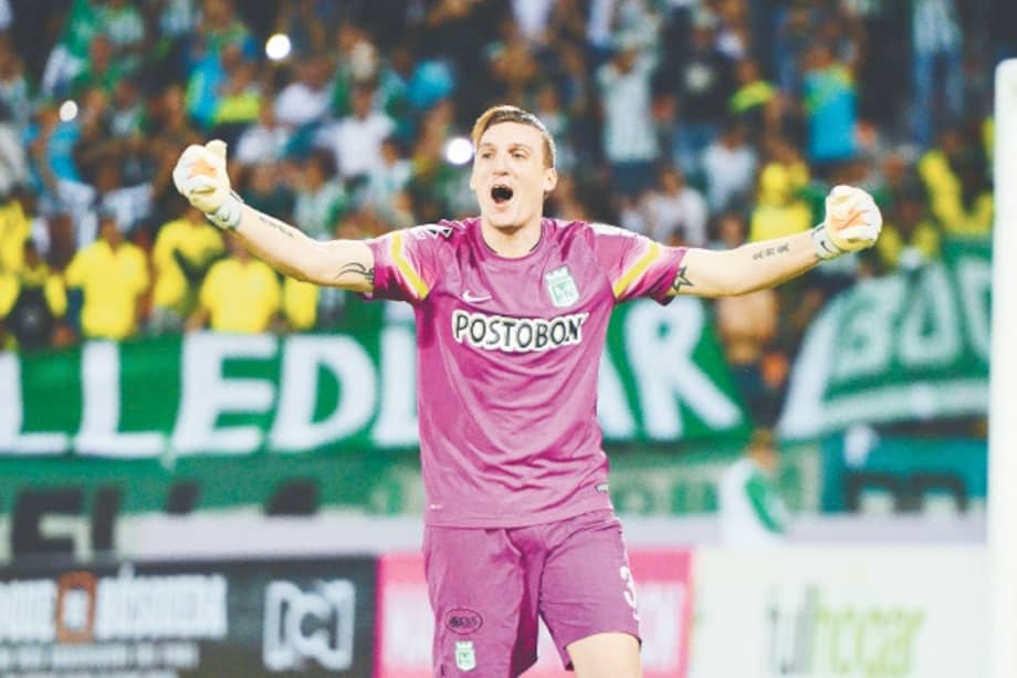 El arquero argentino Franco Armani atajó tres de los siete penaltis que le cobraron los jugadores de Águilas el sábado pasado.