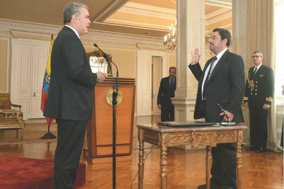 Los audios revelados no han sido la única imprudencia del embajador Francisco Santos, en septiembre de 2018, por ejemplo, dijo que se debían de tener sobre la mesa todas las opciones para lograr una salida a la crisis de Venezuela, incluida la intervención militar. / AFP