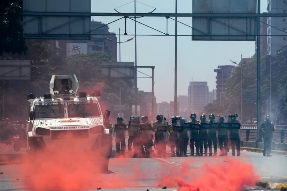 Disturbios en multitudinaria marcha contra Maduro en Caracas