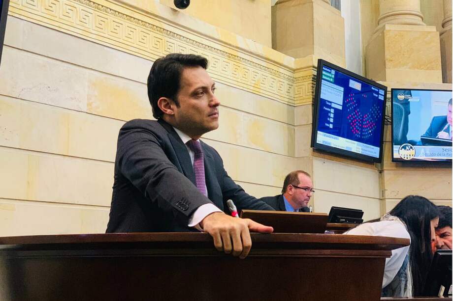 El senador Carlos Fernando Motoa denunció un supuesto intento de secuestro a las afueras de Yumbo, Valle del Cauca.