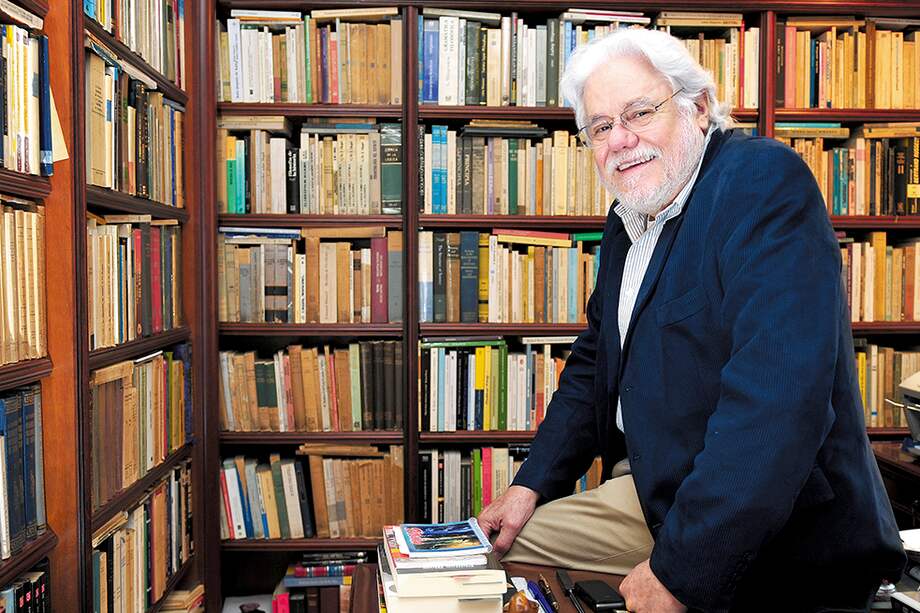 “Tengo que informarte que por primera vez en 77 años de vida estoy en un cuarto de hospital”, le dijo a Héctor Abad a propósito de la neumonía “criptogénica” que le detectaron a comienzos de 2015. / Gabriel Aponte