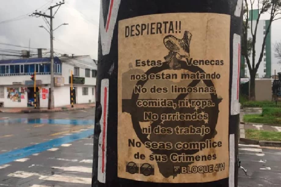 Varios de los panfletos aparecieron sobre la calle 3 con carrera 71g, localidad de Kennedy.