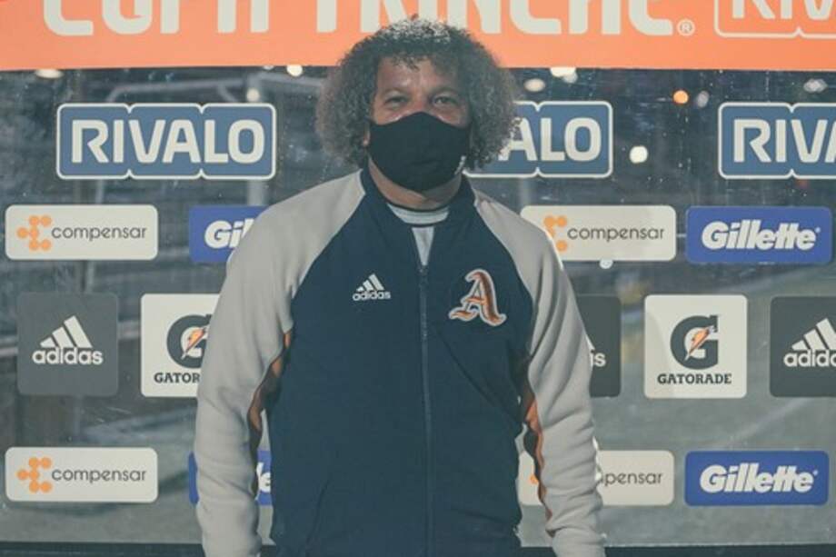 Alberto Gamero, entrenador de fútbol y creador del equipo que lleva su nombre.