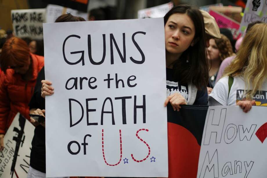 Desde febrero, los estudiantes piden más control a las armas en Estados Unidos. / AFP