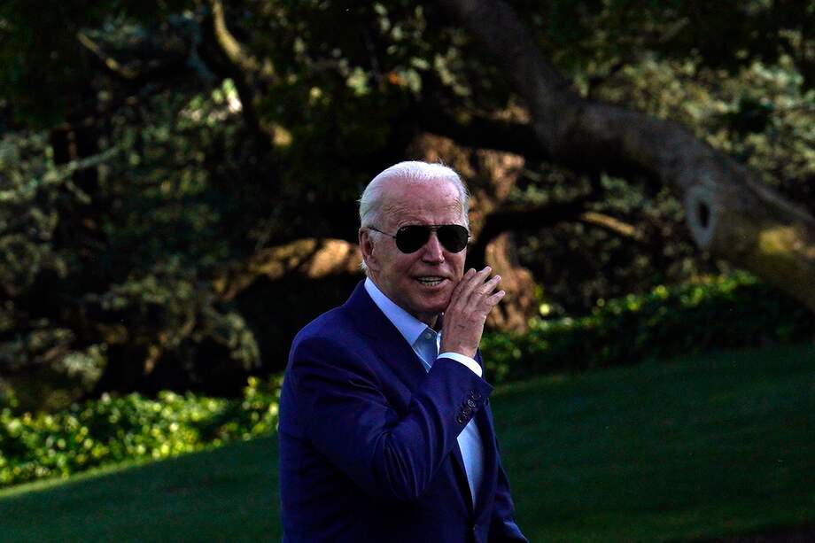 El presidente de Estados Unidos, Joe Biden, quien dio positivo al covid el jueves, está cada vez mejor y responde al tratamiento, dijo su médico personal en una carta publicada por la Casa Blanca el sábado.