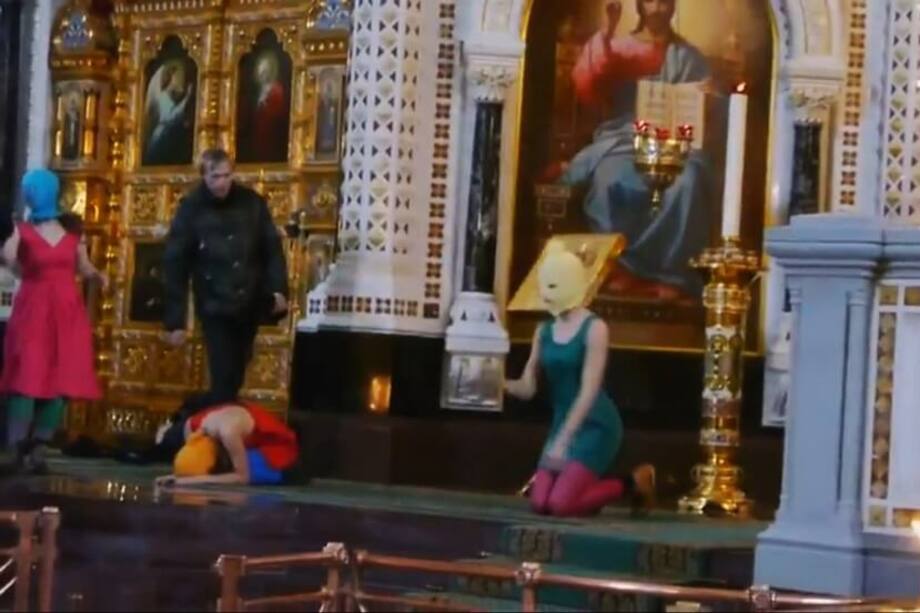 La banda de punk Pussy Riot en la Catedral de Cristo El Salvador de Moscú, el 21 de febrero de 2012. / Google con derecho a reutilización