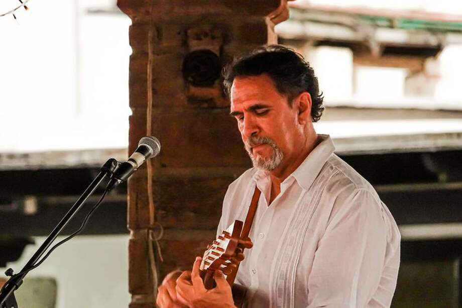 Jorge Castillo es el director de Fandango Fronterizo, un festival que se lleva acabo en la frontera entre EE. UU. y México.