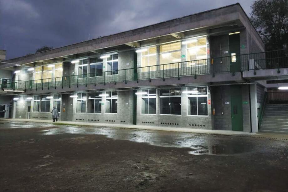 Este es el colegio Francisco José de Caldas, en Santa Rosa de Cabal (Risaralda), construido por Mota-Engil. / Archivo particular