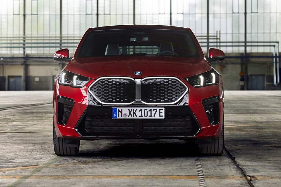 BMW iX2 xDrive 30.