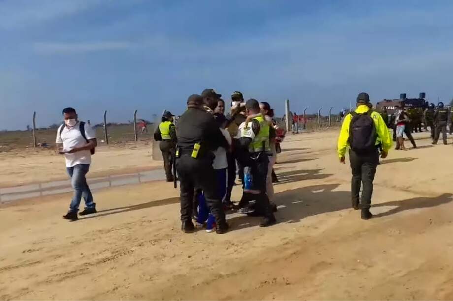 De acuerdo con la Policía, los habitantes desalojados aprovecharon la pandemia para poblar y construir.